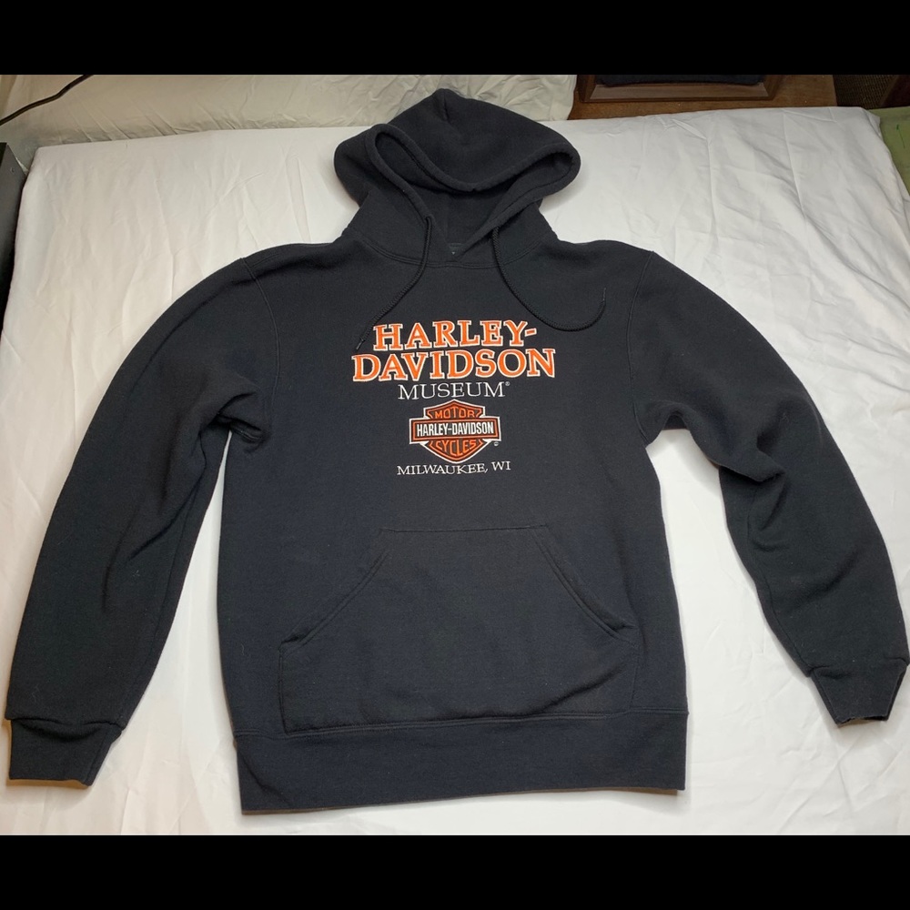 HARLEY DAVIDSON MUSEUM SWEATSHIRT Sz S EMBROIDERED